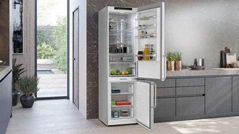 Siemens KG39NAIAU iQ500 bottom-freezer refrigerator, Silver