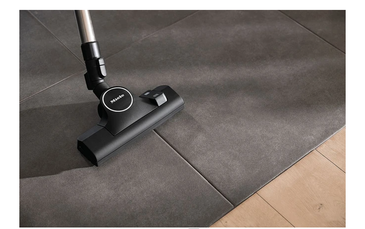 Miele Bodenstaubsauger mit Beutel Guard L1 Red Pulse