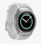 Montre connectée étanche Smartwatch avec cadran digital et bracelet en silicone, conçue pour une utilisation active et sportive.