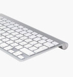 Clavier sans fil 1080 pour ordinateur et tablette, disposition moderne, touches ergonomiques, connecté via Bluetooth ou USB.